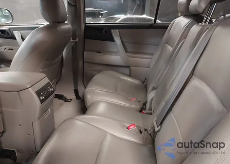 2010 Toyota Highlander Base V6 z USA, uszkodzony, nr VIN 5TDBK3EH6AS007911